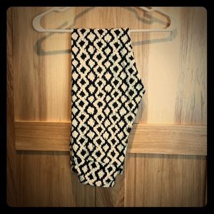 One size lularoe leggings - worn once.